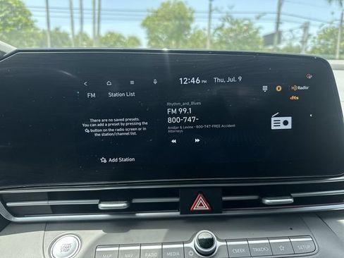 Used 2025 Hyundai Elantra SEL FWD image 25