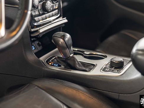 Used 2020 Jeep Grand Cherokee Limited X image 10