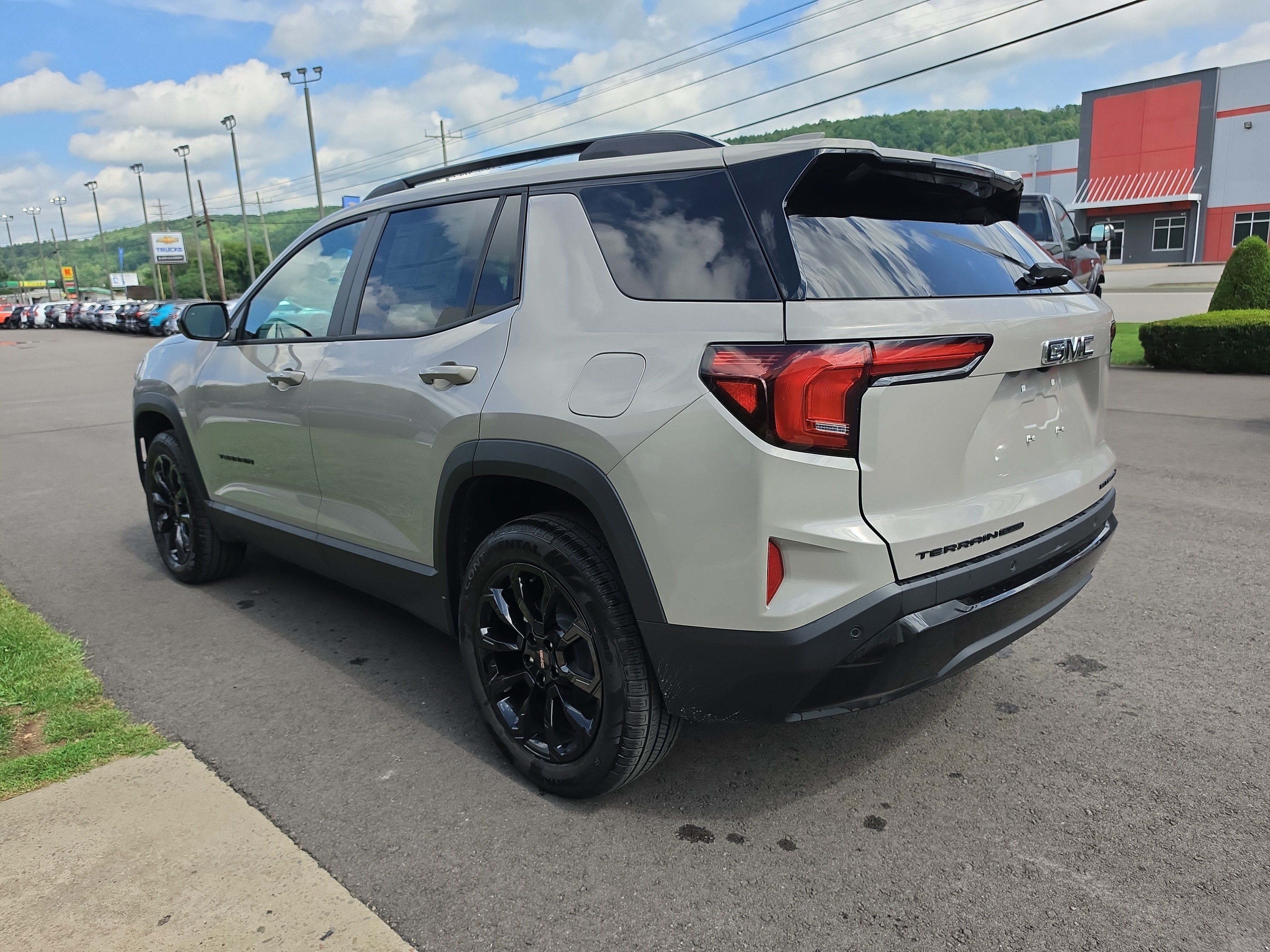 New 2027 GMC Terrain Elevation w/ Elevation Premium Package AWD/4WD image 6