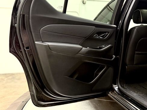 Used 2022 Chevrolet Traverse Premier w/ Redline Edition image 15