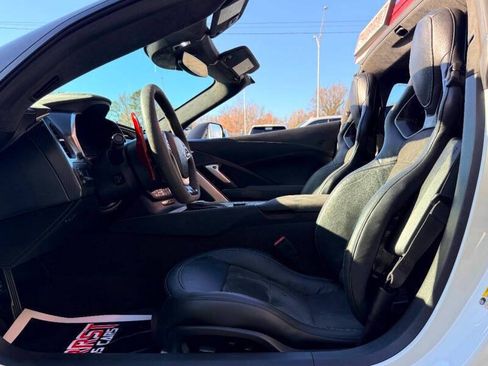 Used 2016 Chevrolet Corvette Z06 w/ 3LZ Preferred Equipment Group RWD image 28