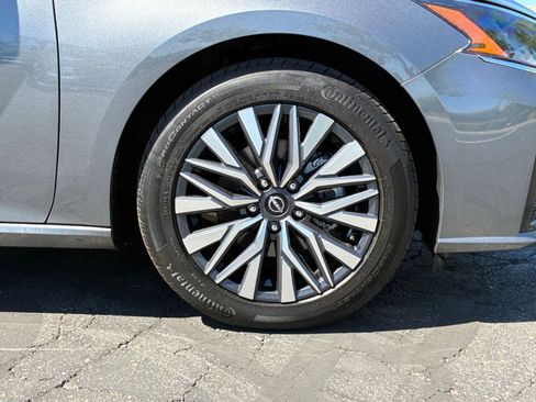 Used 2025 Nissan Altima 2.5 SV image 29