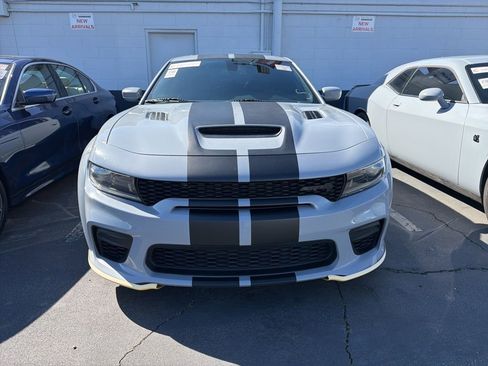Used 2022 Dodge Charger SRT Hellcat w/ Harman/Kardon Audio Group image 2