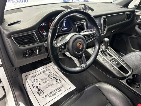 Used 2018 Porsche Macan GTS image 12