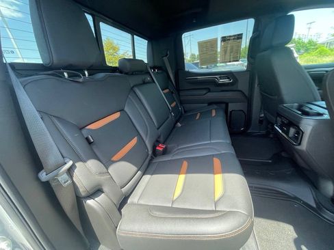 Used 2025 GMC Sierra 1500 AT4 w/ AT4 Premium Package AWD/4WD image 25