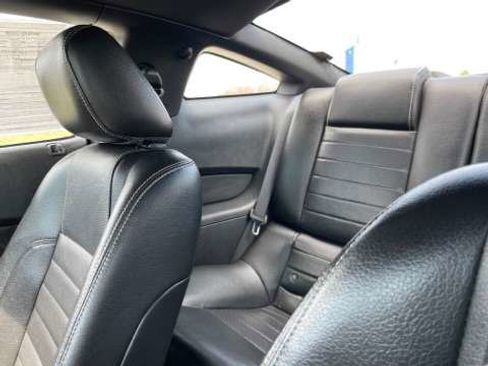 Used 2010 Ford Mustang Coupe RWD image 74