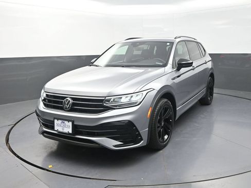 Used 2024 Volkswagen Tiguan SE R-Line FWD image 4
