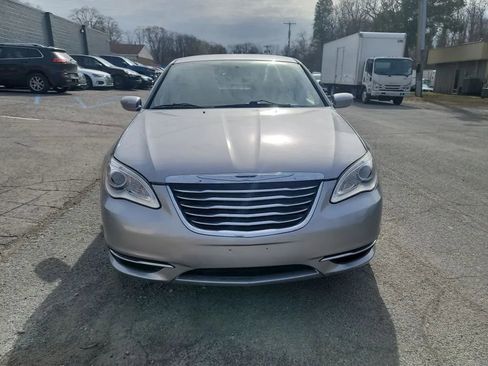 Used 2013 Chrysler 200 Touring w/ Cold Weather Group FWD image 2