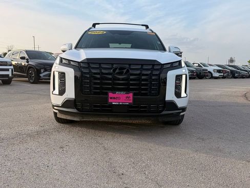 Used 2024 Hyundai Palisade Calligraphy image 2