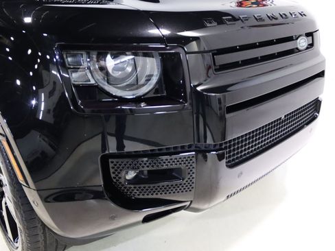 Used 2023 Land Rover Defender 110 V8 AWD/4WD image 25