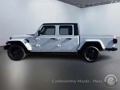 Used 2023 Jeep Gladiator Overland image 7
