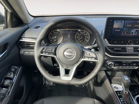 New 2025 Nissan Altima 2.5 SR w/ SR Premium Package image 18