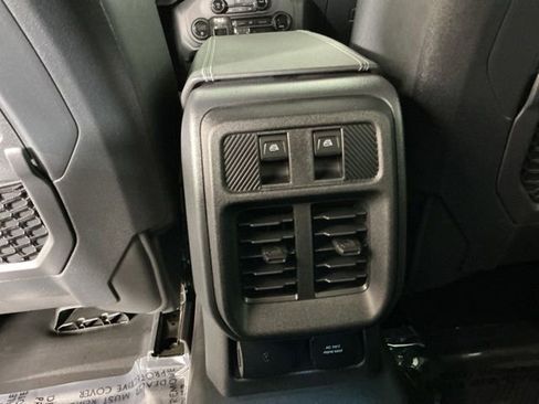 Used 2025 Ford Bronco Big Bend w/ Black Diamond Package AWD/4WD image 24