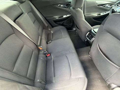 Used 2021 Chevrolet Malibu LT FWD image 30