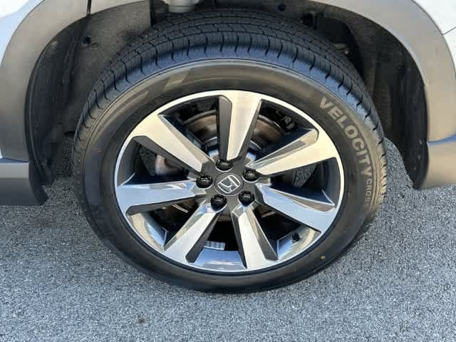 Used 2025 Honda Pilot Touring image 5