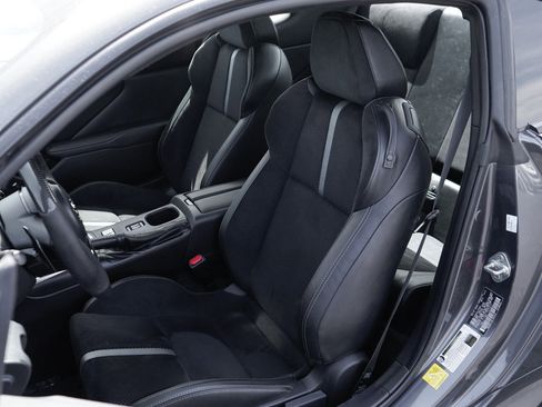 Used 2025 Toyota GR86 Premium RWD image 27