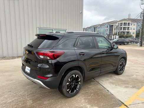 Used 2021 Chevrolet TrailBlazer LT w/ Convenience Package FWD image 8