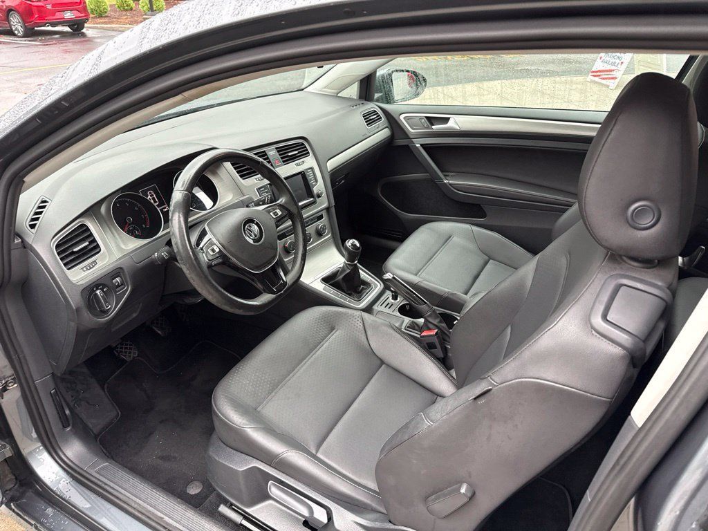 Used 2015 Volkswagen Golf S FWD image 10