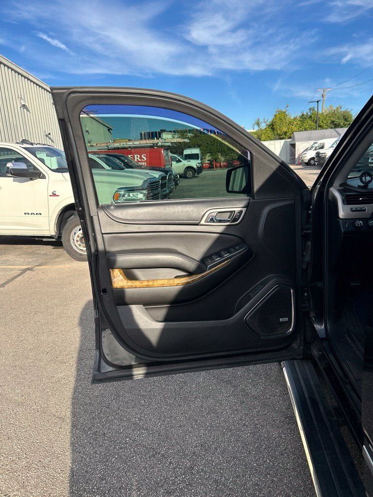Used 2017 GMC Yukon Denali w/ Open Road Package AWD/4WD image 12
