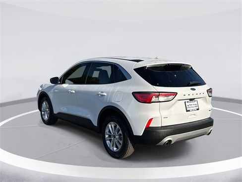 Certified 2022 Ford Escape SE image 5