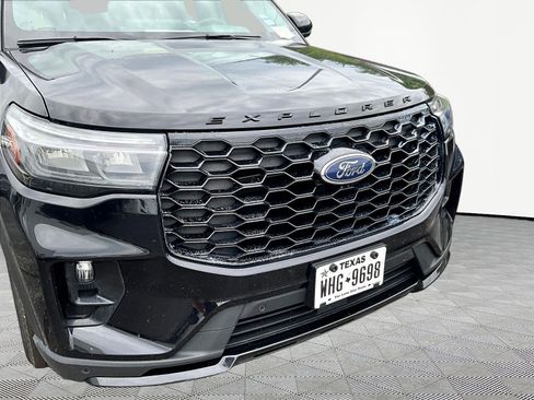Used 2025 Ford Explorer ST-Line AWD/4WD image 32