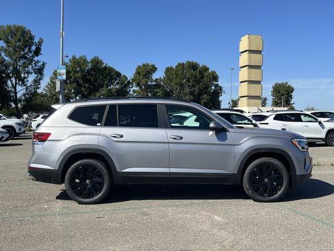 New 2026 Volkswagen Atlas SE FWD image 28