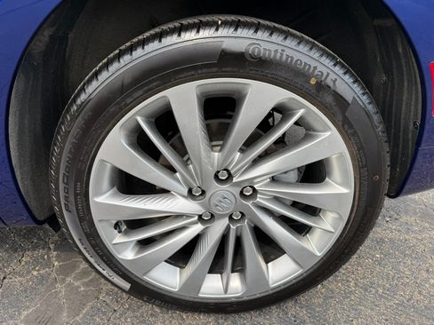Used 2025 Buick Envision Avenir AWD/4WD image 8