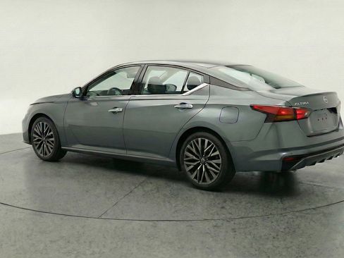 Used 2025 Nissan Altima 2.5 SV image 6