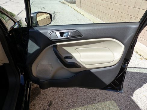 Used 2016 Ford Fiesta Titanium FWD image 42