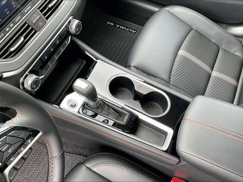 Certified 2025 Nissan Altima 2.5 SR image 13