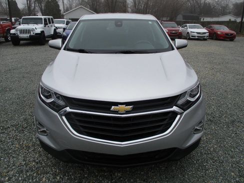 Used 2020 Chevrolet Equinox LT w/ Driver Convenience Package FWD image 8