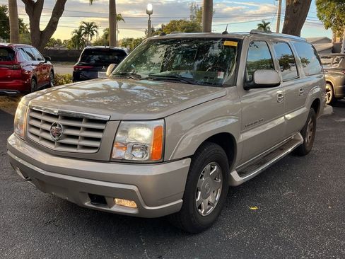 Used 2004 Cadillac Escalade ESV AWD image 1