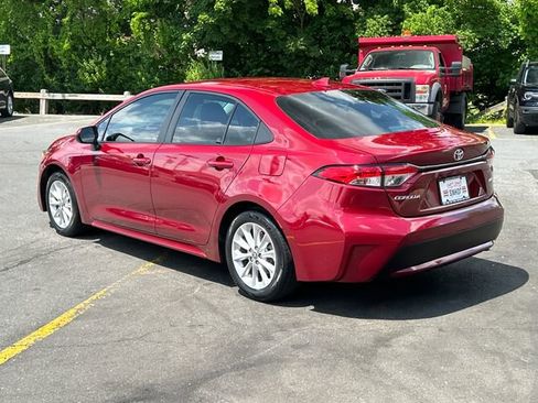 Used 2022 Toyota Corolla LE w/ LE Convenience Package FWD image 5