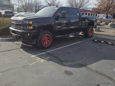 Used 2017 Chevrolet Silverado 2500 LT w/ Midnight Edition image 2