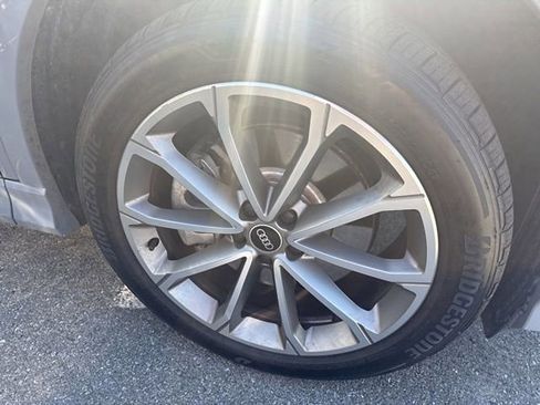 Used 2022 Audi Q4 e-tron Premium Plus image 7