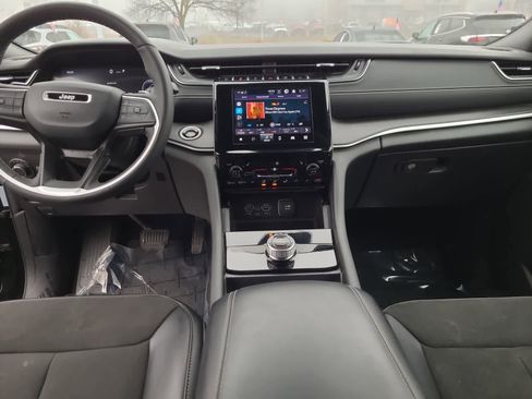 Certified 2024 Jeep Grand Cherokee L Laredo image 18