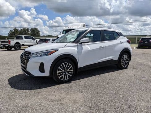 Used 2023 Nissan Kicks SV FWD image 8