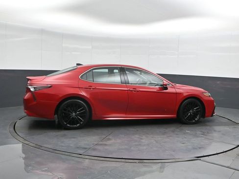 Used 2021 Toyota Camry XSE image 3