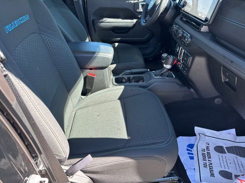 Used 2025 Jeep Wrangler Rubicon w/ Convenience Group image 13