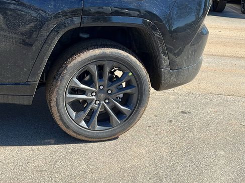 New 2026 Jeep Grand Cherokee Limited Reserve image 12