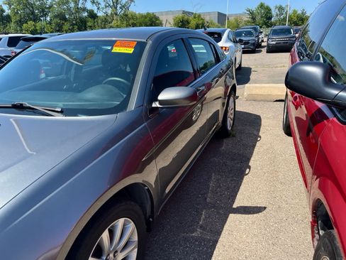 Used 2013 Chrysler 200 Touring w/ Cold Weather Group FWD image 7