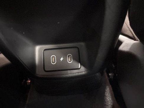 Used 2025 Hyundai Elantra SEL FWD image 21