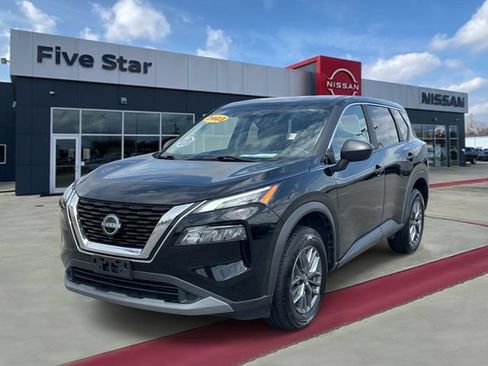 Used 2023 Nissan Rogue S FWD image 3