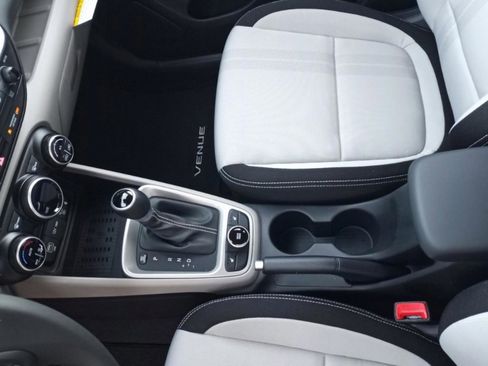 New 2026 Hyundai Venue SEL image 16