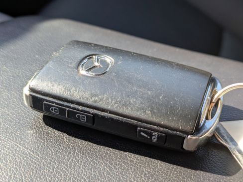 Used 2023 MAZDA MAZDA3 s image 32