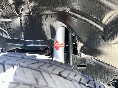 Used 2023 Jeep Gladiator Sport image 10