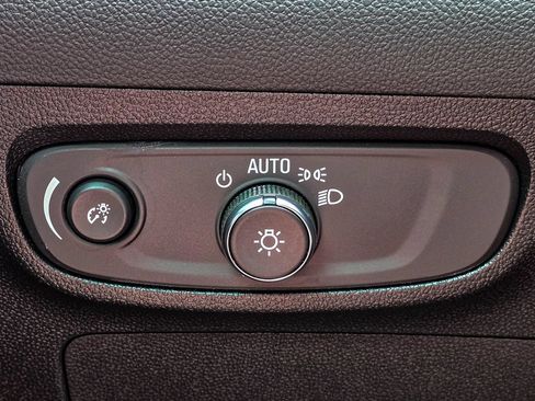 Certified 2025 Buick Encore GX Preferred AWD/4WD image 27
