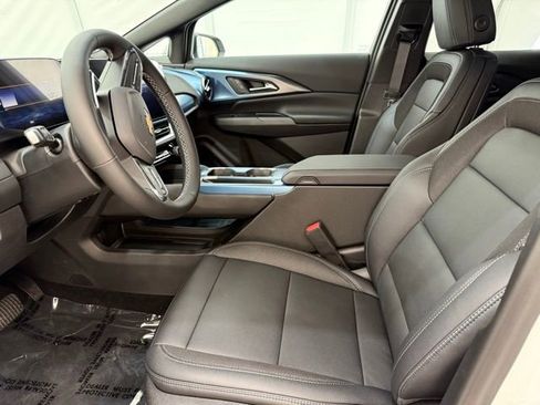 New 2026 Chevrolet Equinox EV LT image 12