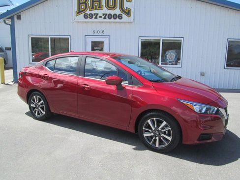 Used 2021 Nissan Versa SV FWD image 1