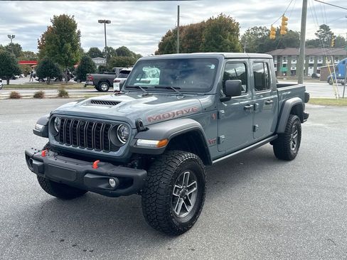 Used 2024 Jeep Gladiator Mojave w/ Technology Group image 3